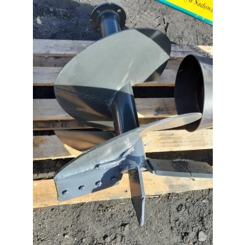 Świder ziemny z posuwem hydraulicznym